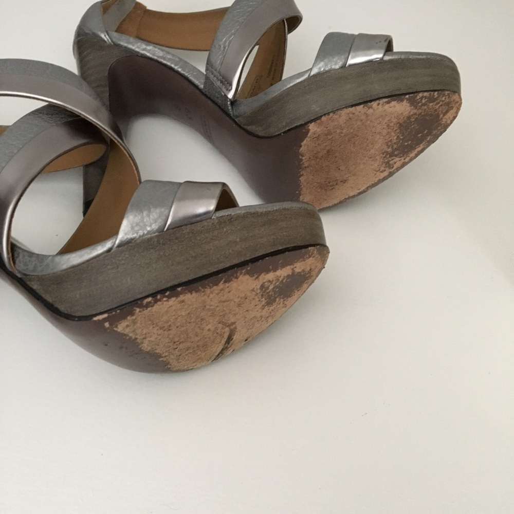 🔥🔥COACH Authentic heels🔥🔥🔥 - Picture 4 of 8